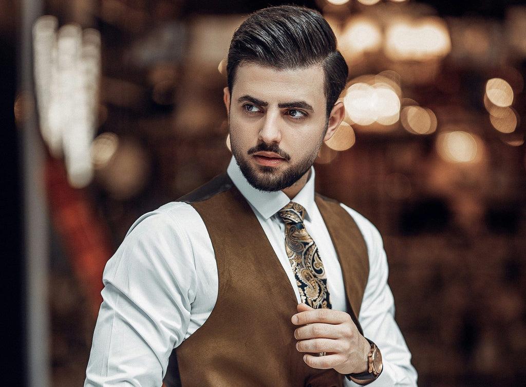 Le porte-cartes cuir un indispensable de l'élégance masculine