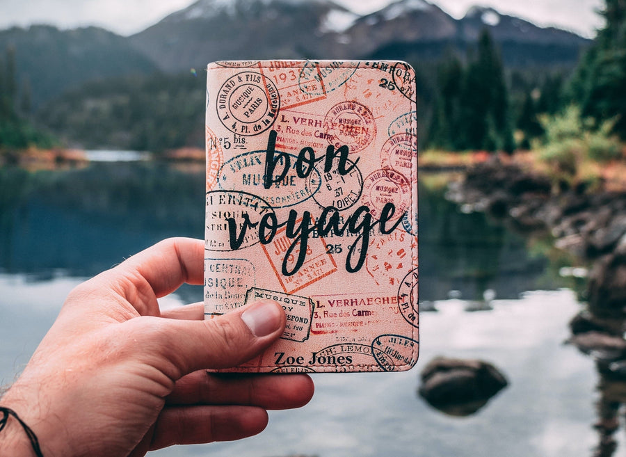 Porte-cartes et voyage: les compagnons idéaux pour vos aventures