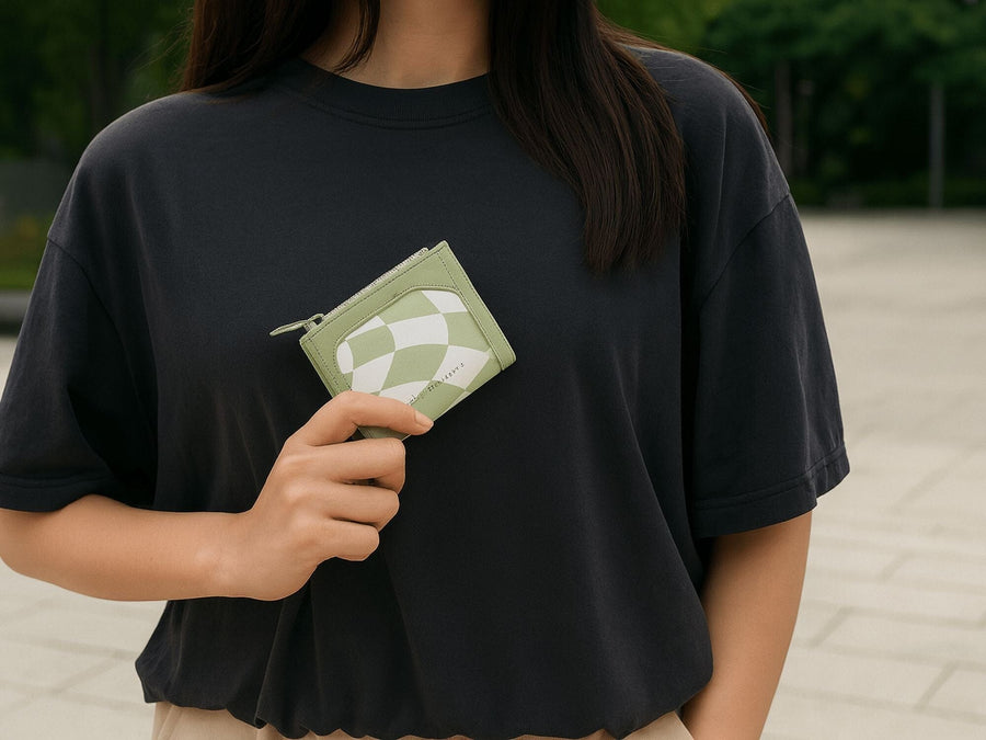 Portefeuille à carreaux tendance – style moderne et look affirmé