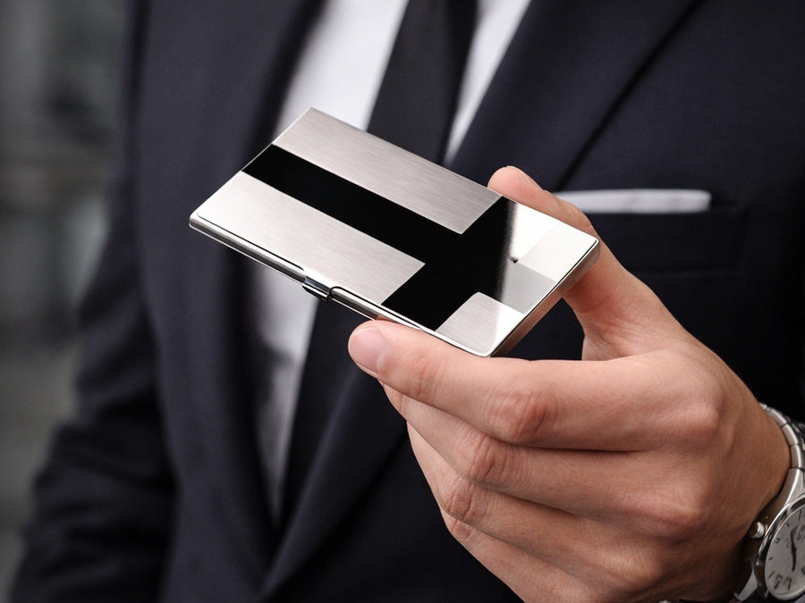 Pourquoi le porte-cartes métal séduit les amateurs de style ?